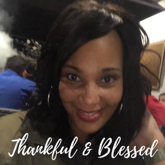 Meet your Posher, Kenita - Picture 1 of 1